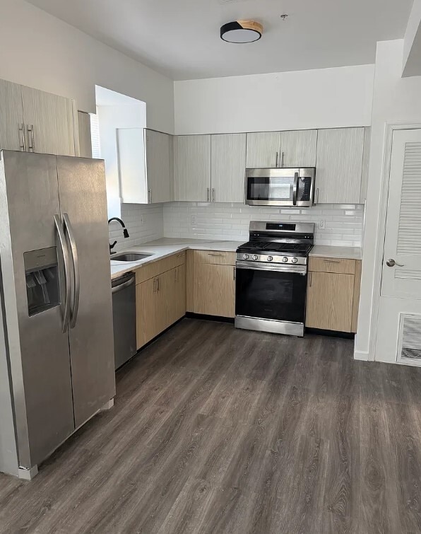 Building Photo - 14 Gouverneur St