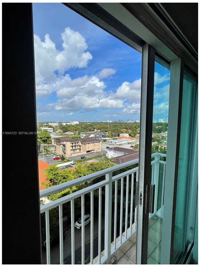 Building Photo - 50 Menores Ave