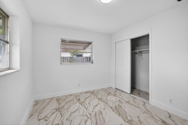 Building Photo - 5731 NE 17th Terrace