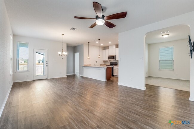 Building Photo - 1999 Wind Chime Wy