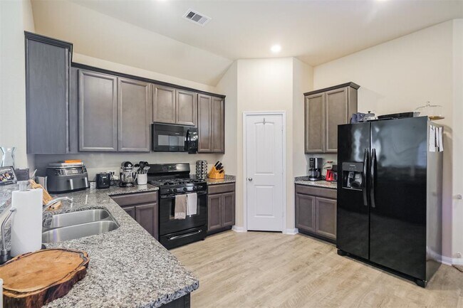 Building Photo - 14657 E Pine Heart Dr