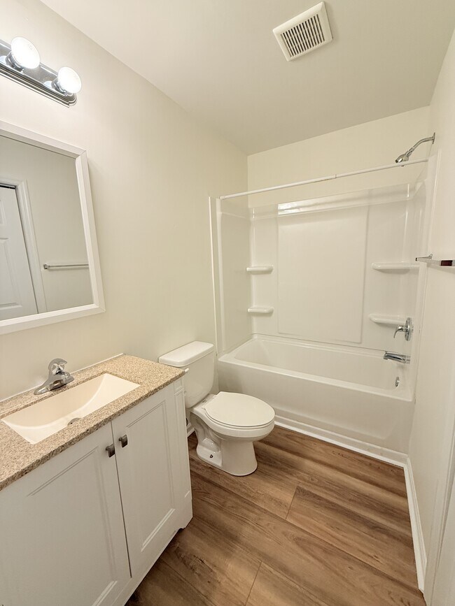 Building Photo - 1280 White Tree Ln