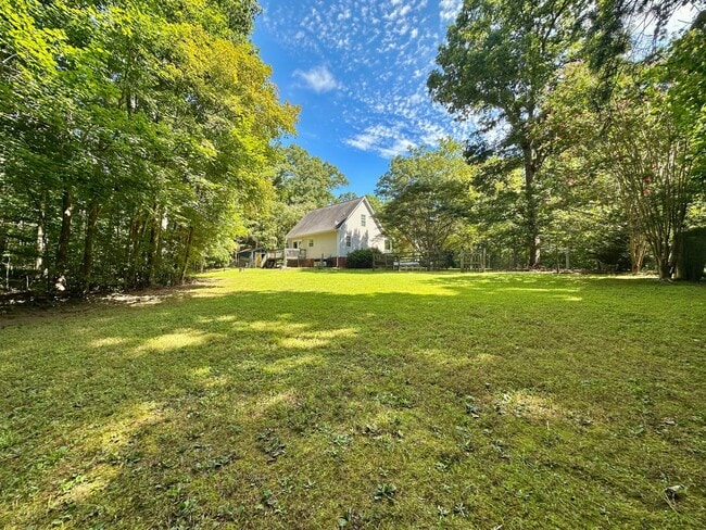 Building Photo - Charming Country Cottage Only 23 Mins from...