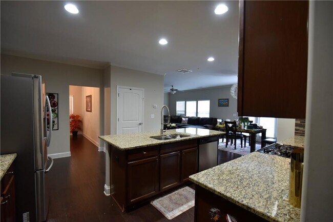 Building Photo - 1805 Kingsbridge Ct