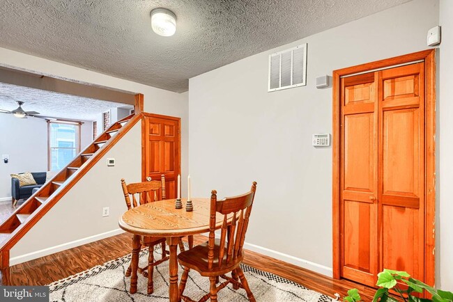 Building Photo - 1230 Wall St