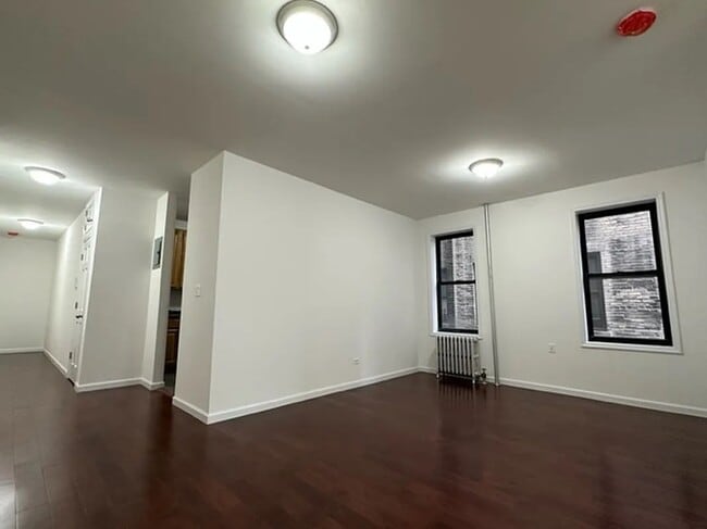 Building Photo - 845 Riverside Drive