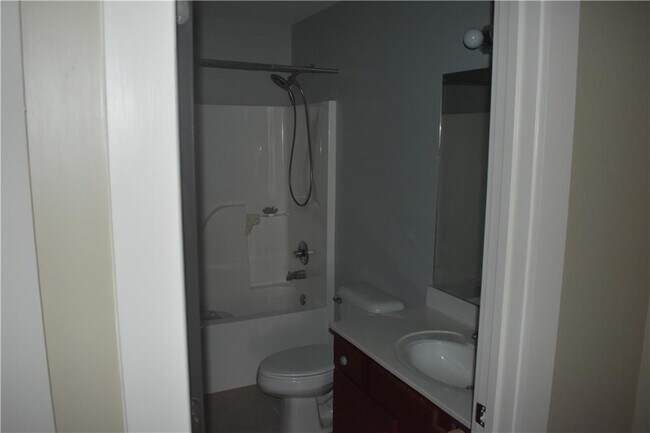 Building Photo - 43 Jessel Ln