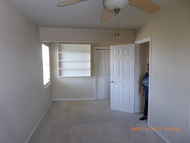 Building Photo - 4302 SW Parkridge Blvd
