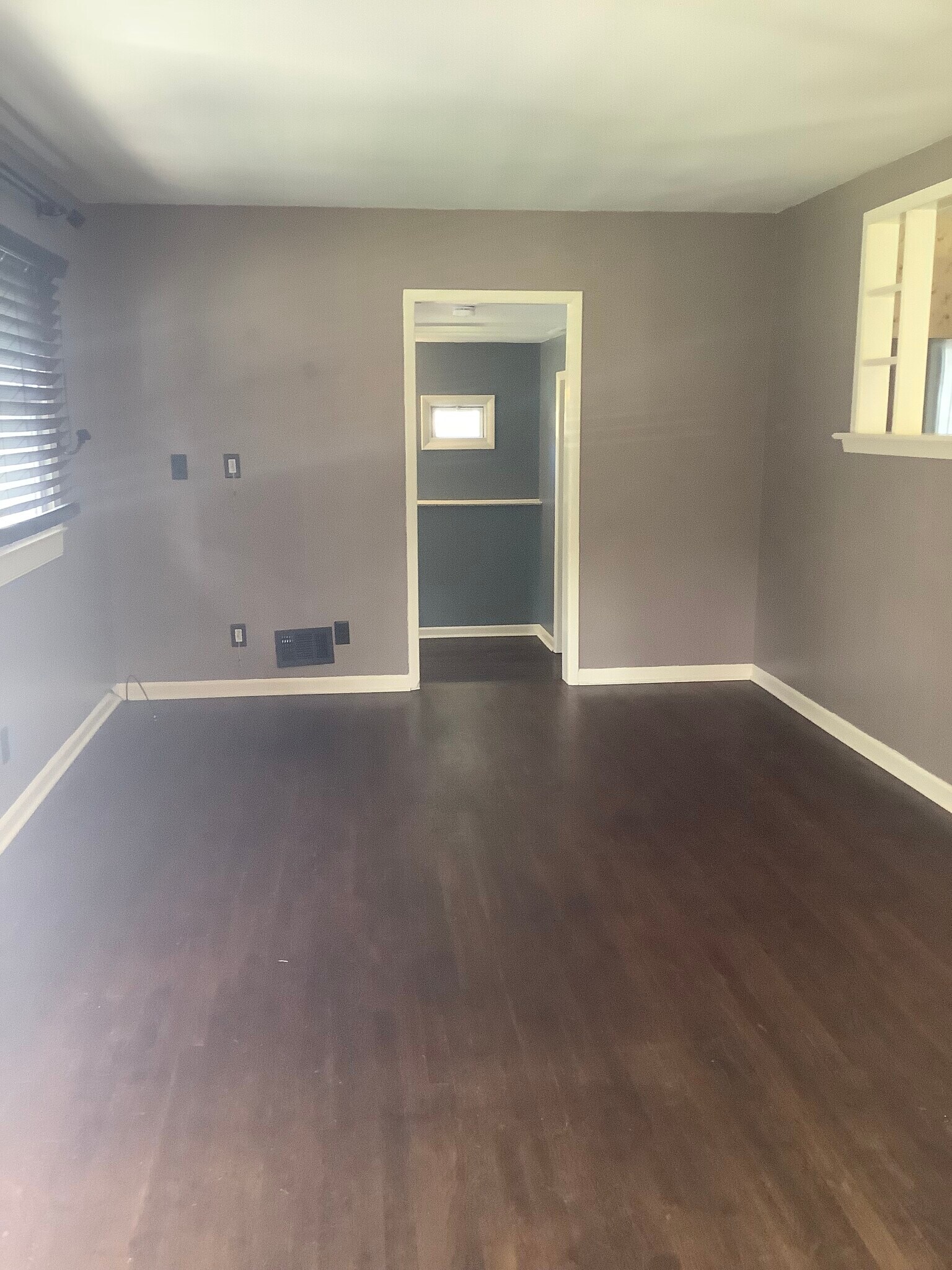 Living room - 6 Redwood Rd