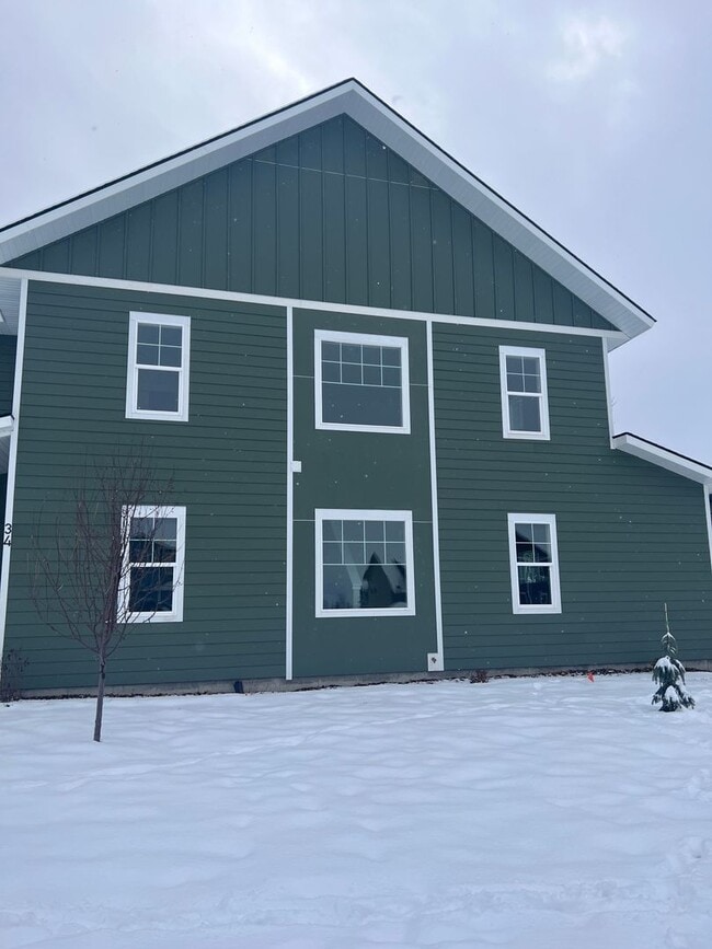 Building Photo - 3 BR townhouse in Victor, ID W/ Garage