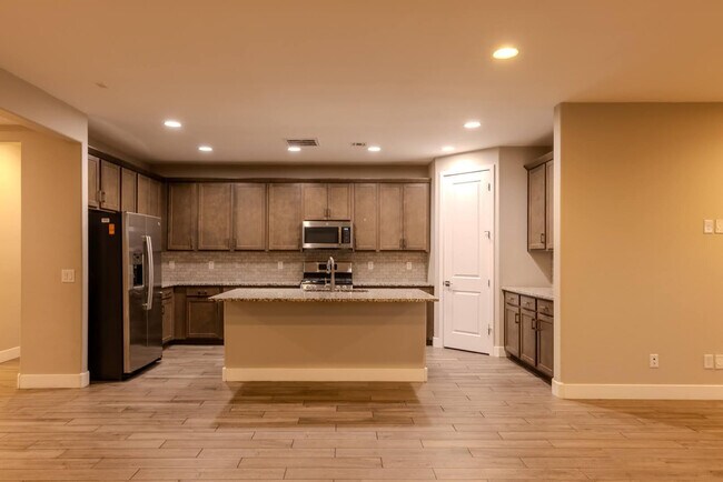 Building Photo - 9701 E Spiral Ave