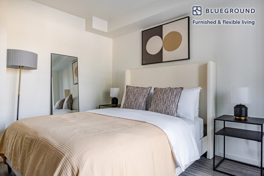 Building Photo - 4609 Union Bay Pl NE