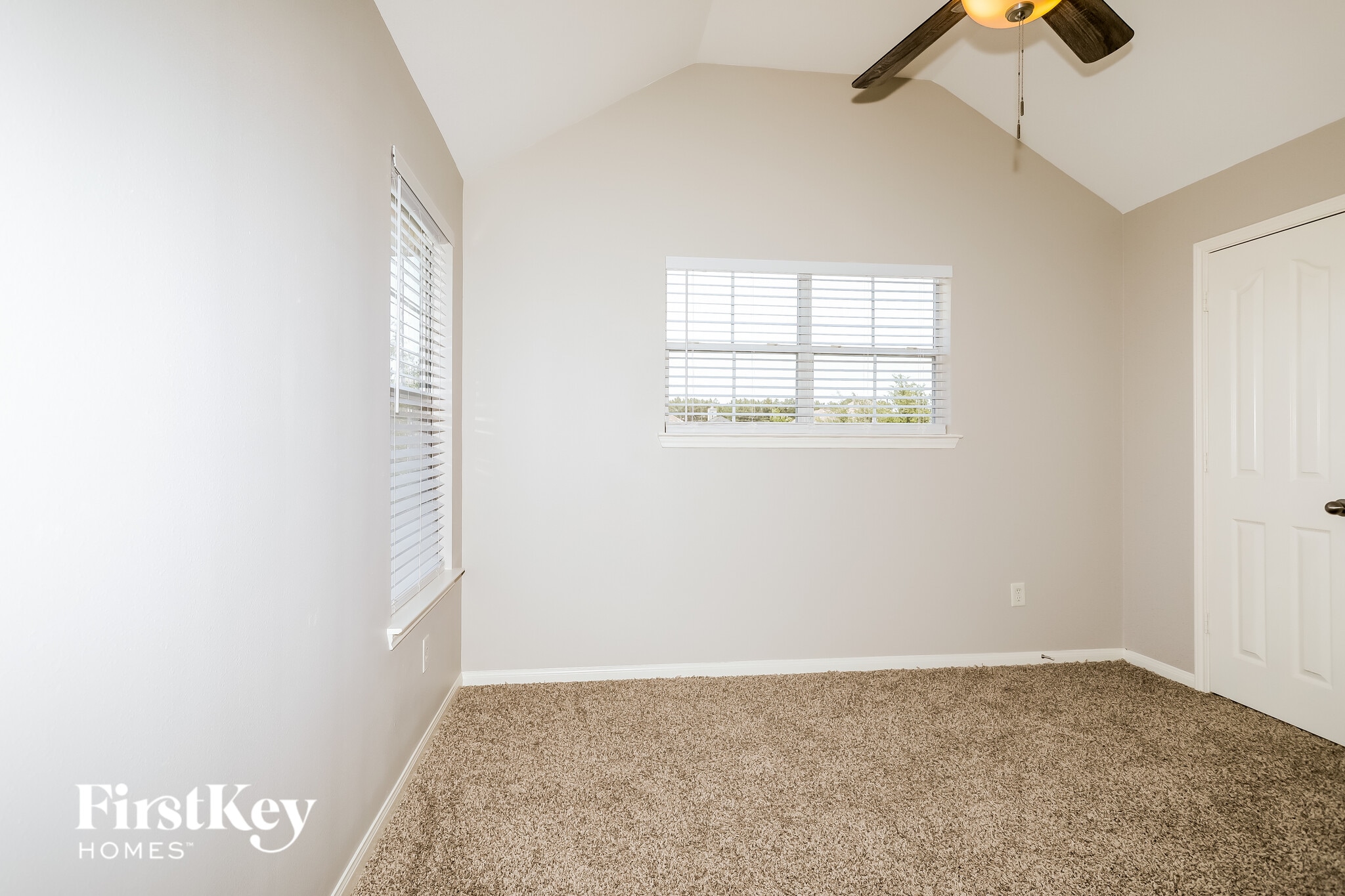 Building Photo - 10047 Arcadian Spgs Ln