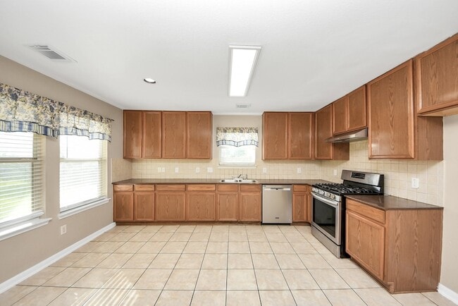 Building Photo - 15202 Lynford Crest Dr