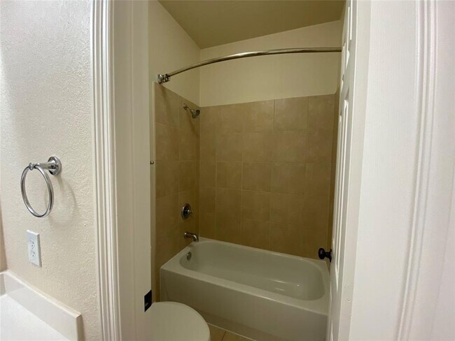 Building Photo - 6018 Sugar Bush Dr