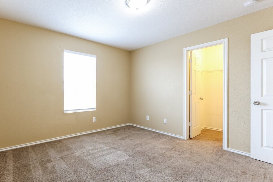 Building Photo - 9726 Amber Ledge