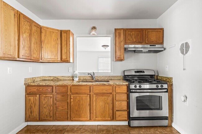 Building Photo - 2788 Lancaster Dr