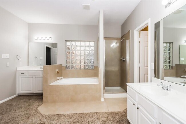 Building Photo - 2540 Pelican Dr