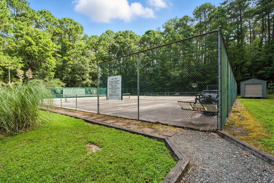 Building Photo - 1541 Louisiana Ln