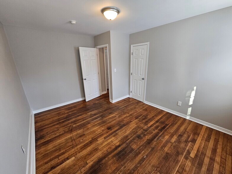 Building Photo - 105 Indiana Ln