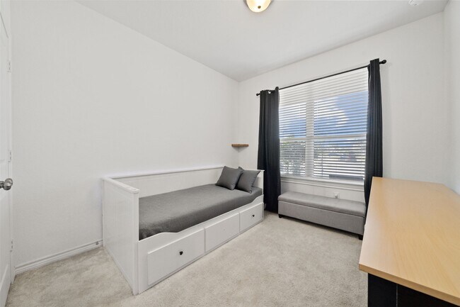 Building Photo - 1332 Tan Gable Ln