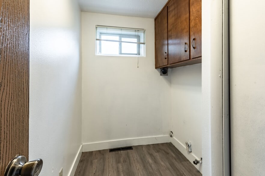 laundry - 815 Orchard Dr