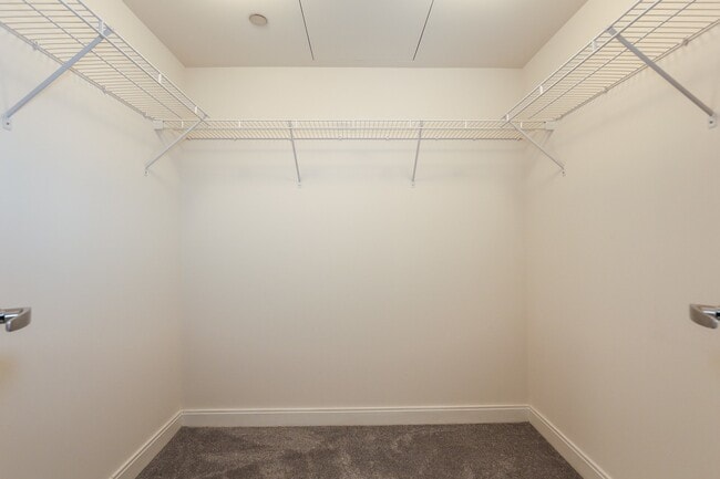 Building Photo - 130 N Garland Ct