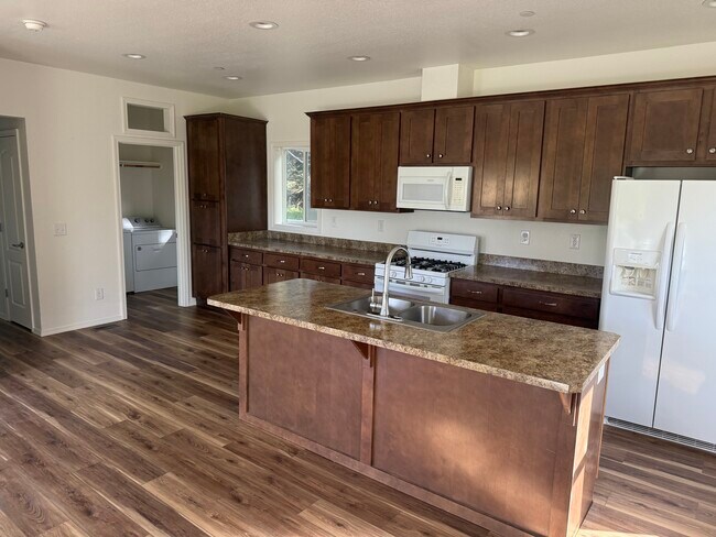 Building Photo - Cypress Meadow Unit 139