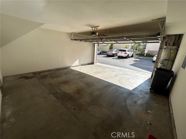 Building Photo - 2800 Plaza del Amo