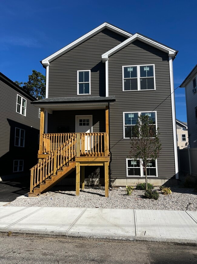 Building Photo - 129 Stanwood St