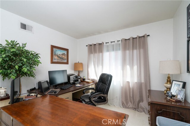 Building Photo - 25562 Eastwind Dr