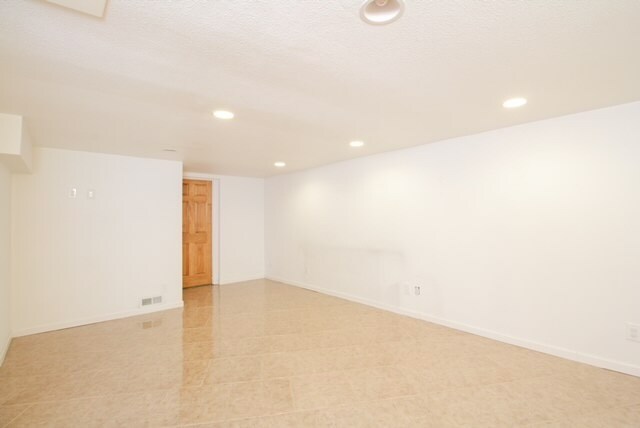 Building Photo - 1705 Fairacres Drive