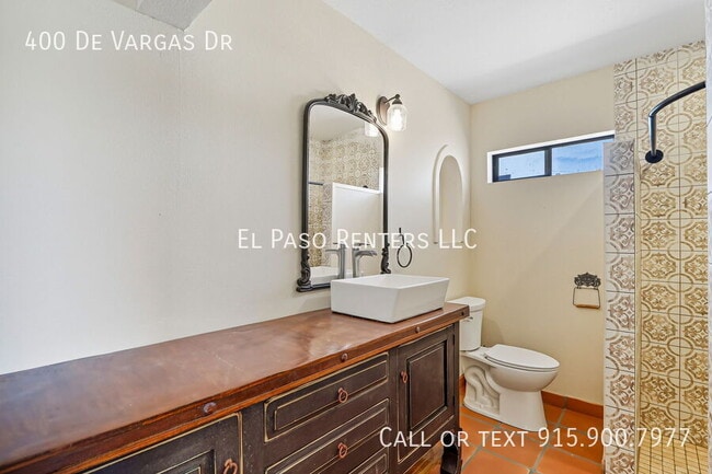Building Photo - 400 De Vargas Dr