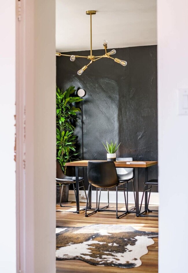 Building Photo - 575 1/2 City Park Avenue-SI ID1265634P