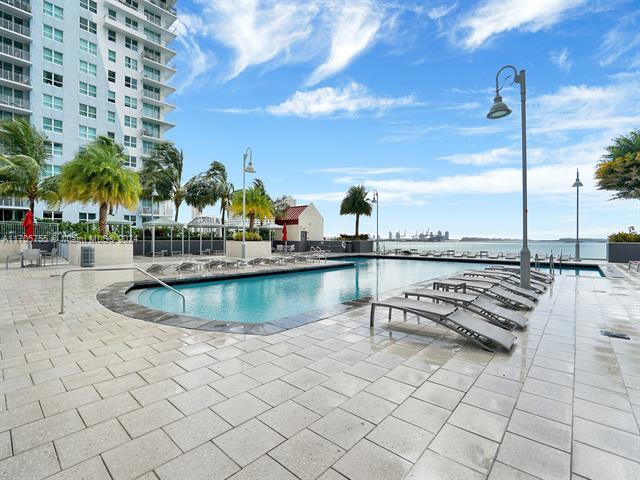 Building Photo - 1155 Brickell Bay Dr