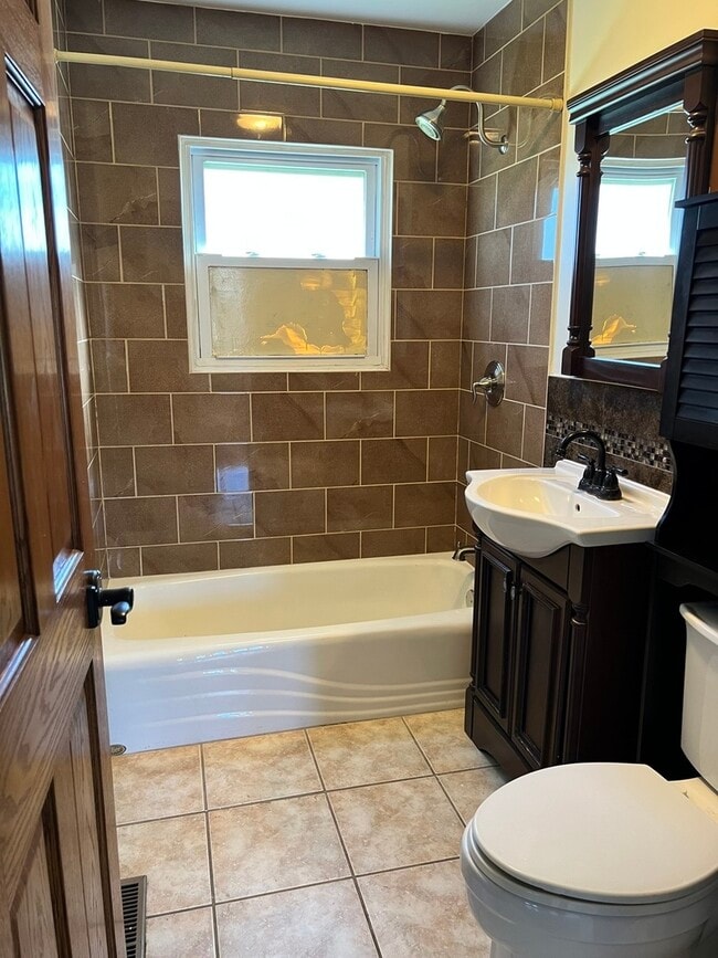 Building Photo - 8431 W 135th St