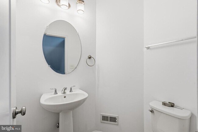 Building Photo - 23167 Flora Mure Dr