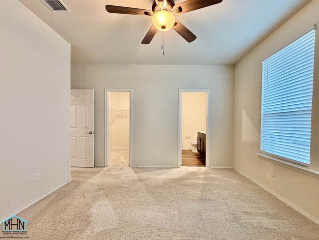 Building Photo - Welcome Home to Your Dream Oasis in Seguin!