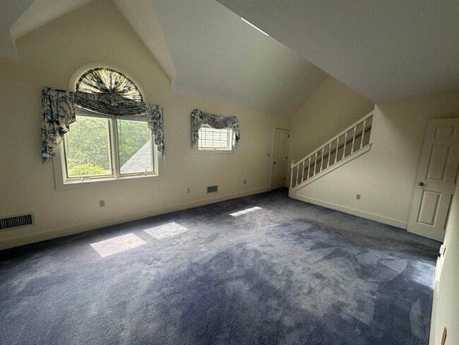 Building Photo - 579 Sagamore Ave