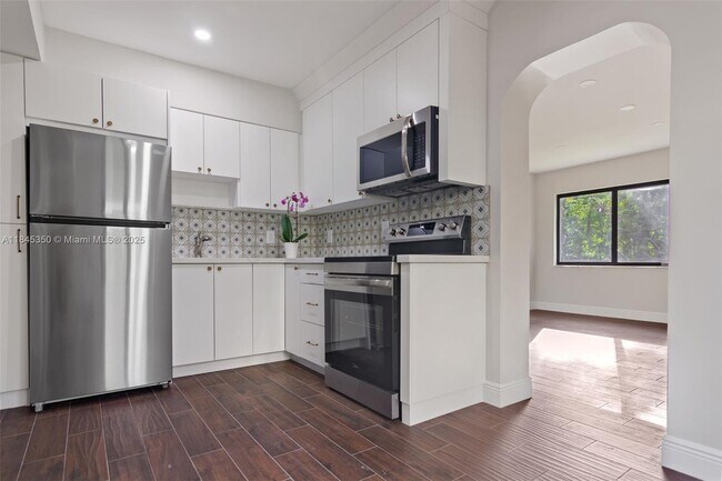 Building Photo - 1134 SW 12th Ct