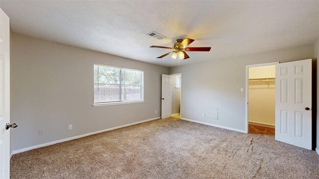 Building Photo - 1107 Braeswood Dr