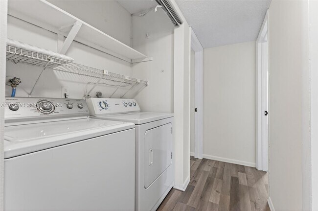 Building Photo - 3100 Riverside Dr