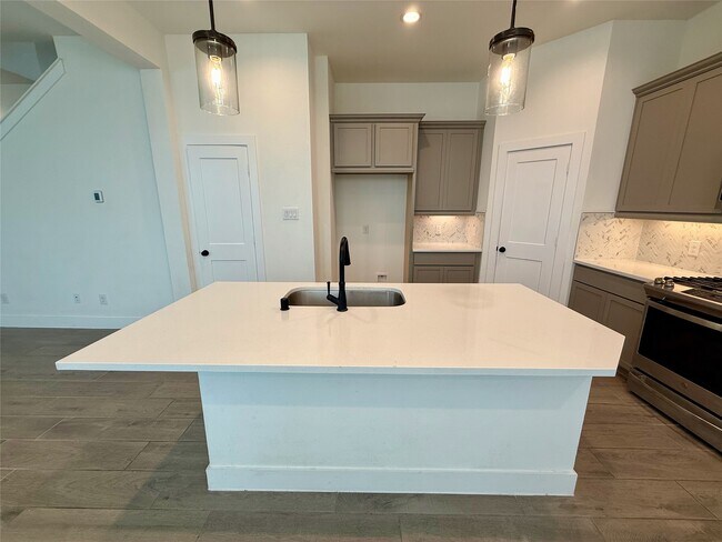 Building Photo - 12946 Rio Mariano Ln