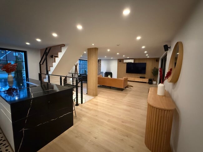 Building Photo - 204 Datura Dr