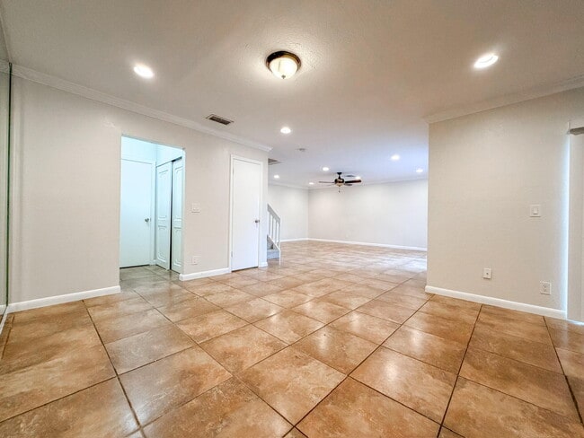 Building Photo - 1827 N Congress Ave