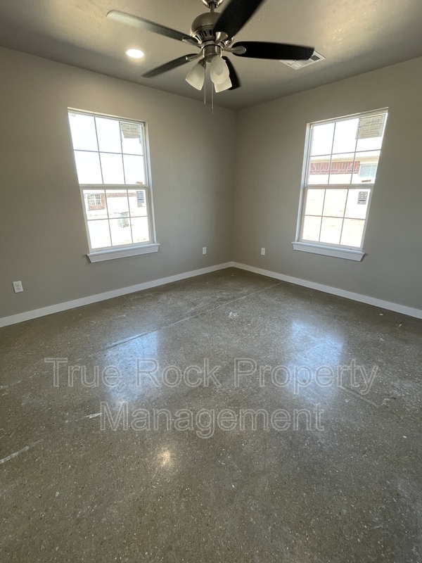 Building Photo - 13807 County Rd 1554