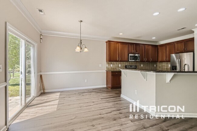 Building Photo - 1804 Hoosac Dr