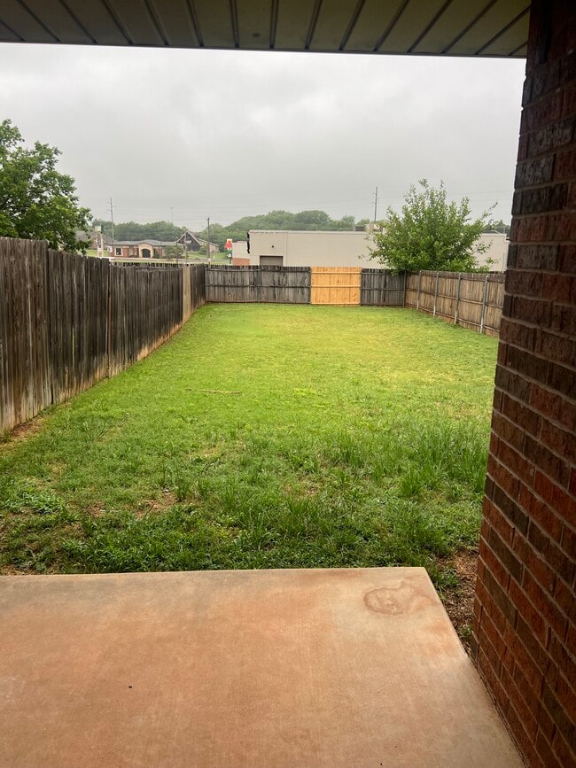 Building Photo - 1006 Aspen Ct