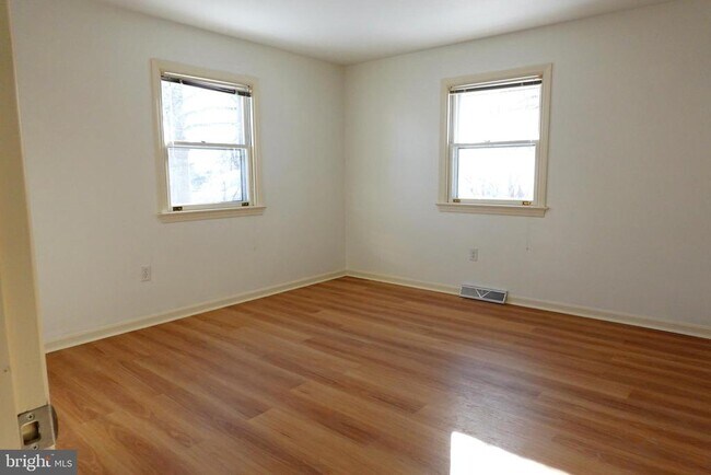 Building Photo - 25 Homestead Dr