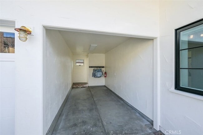 Building Photo - 358 Cliff Dr